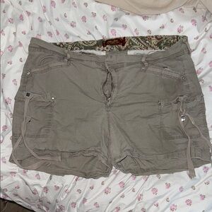 Women's Tan Cargo Shorts